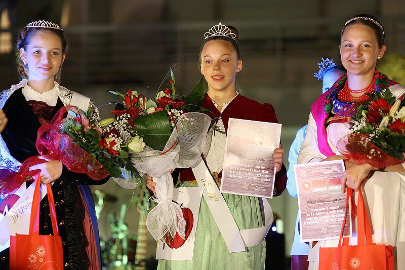 Titulu Miss sela Zadarske županije za 2014. godinu ponijela je Lea Mirčić iz Kolana